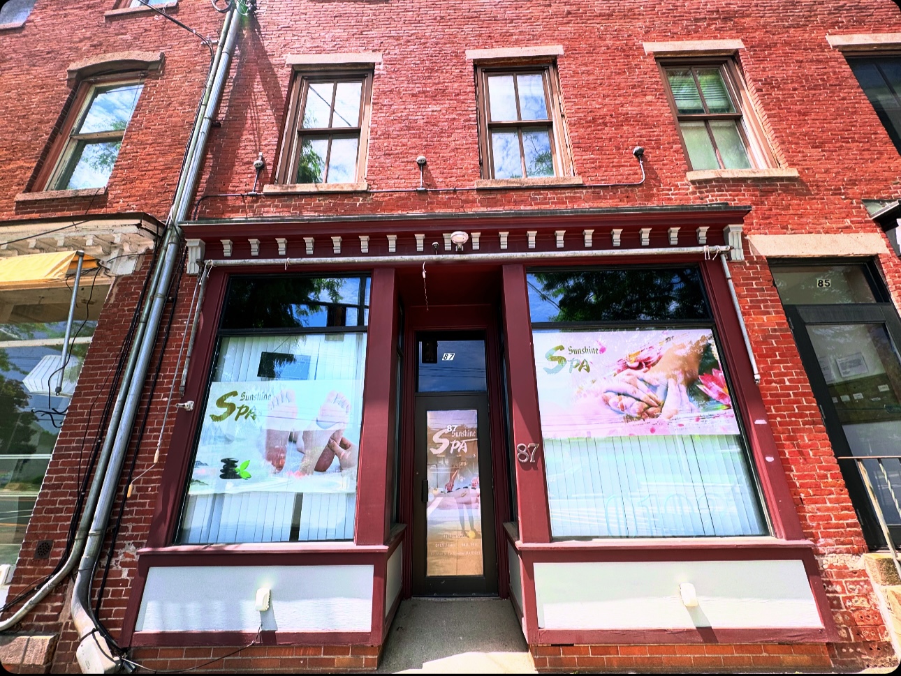 Sunshine Spa storefront